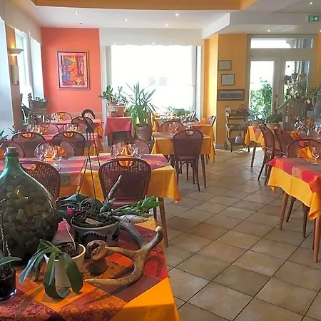 Logis - Restaurant Aux Bruyères Hotel 3*