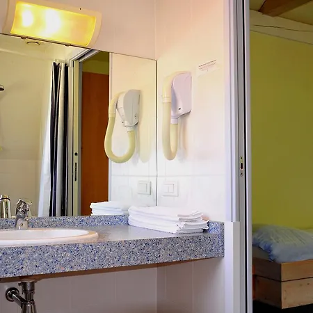 Logis - Restaurant Aux Bruyeres 호텔 오르베