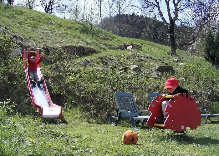 Logis - Restaurant Aux Bruyeres 3*