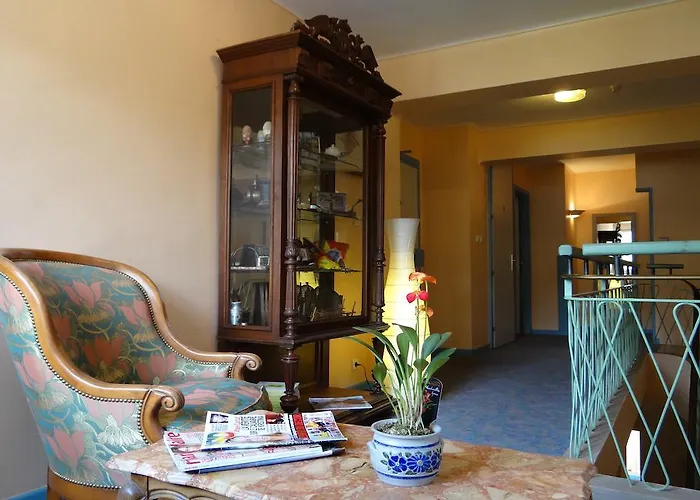 Logis - Restaurant Aux Bruyeres Hotel 3*