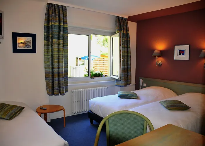 Logis - Restaurant Aux Bruyeres 3*