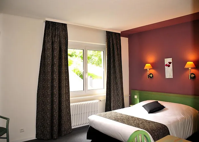 Logis - Restaurant Aux Bruyeres Hotel 3*