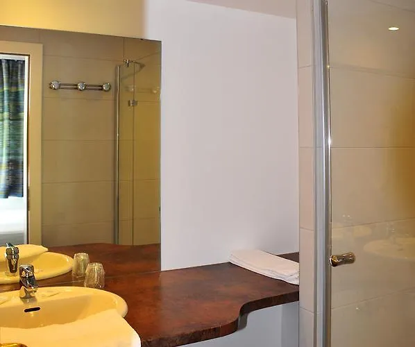 Hotel Logis - Restaurant Aux Bruyeres