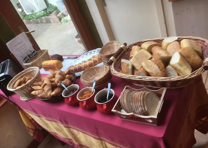 Hotel Logis - Restaurant Aux Bruyeres