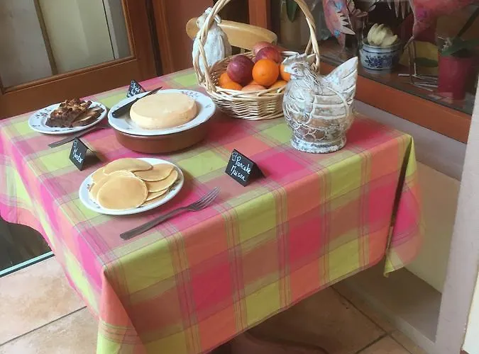 Hotel Logis - Restaurant Aux Bruyeres 3*