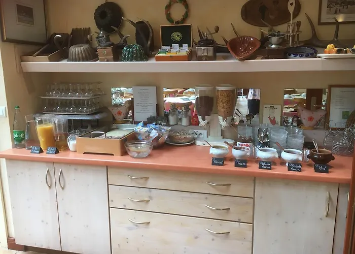 Logis - Restaurant Aux Bruyeres 3*