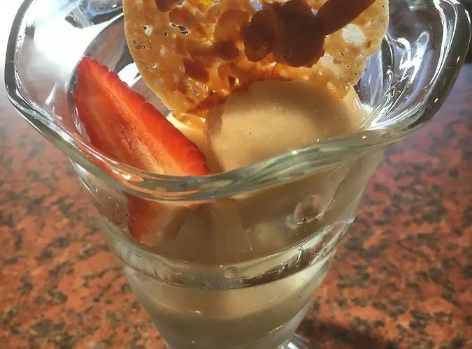 ホテル Logis - Restaurant Aux Bruyeres 3*